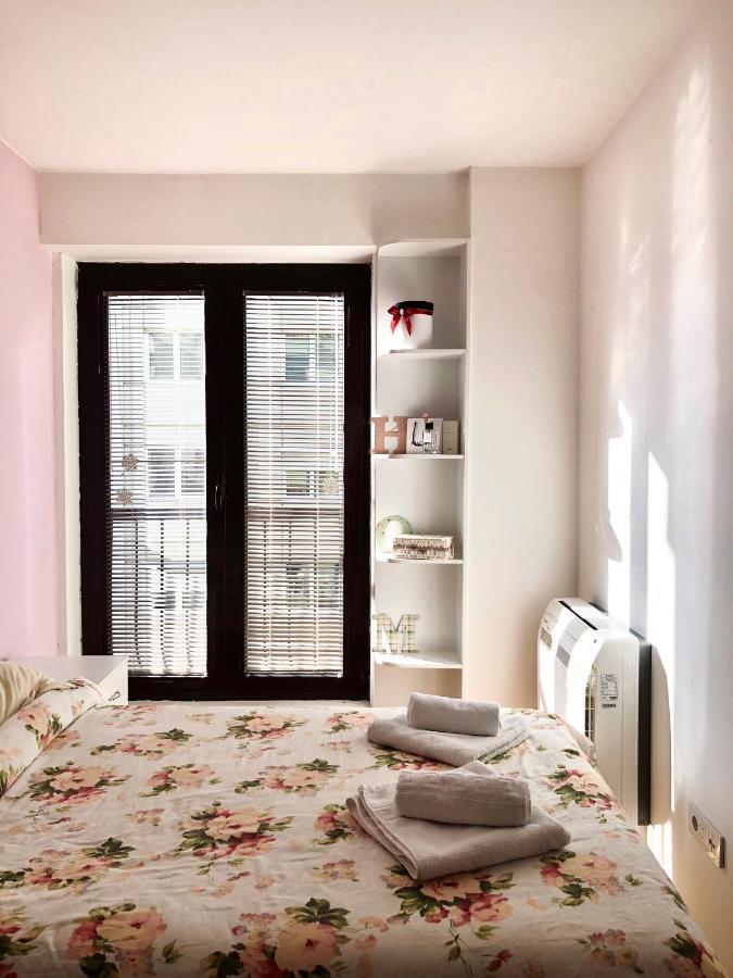 Modern Cosy Apartment By Smm Скопие Екстериор снимка